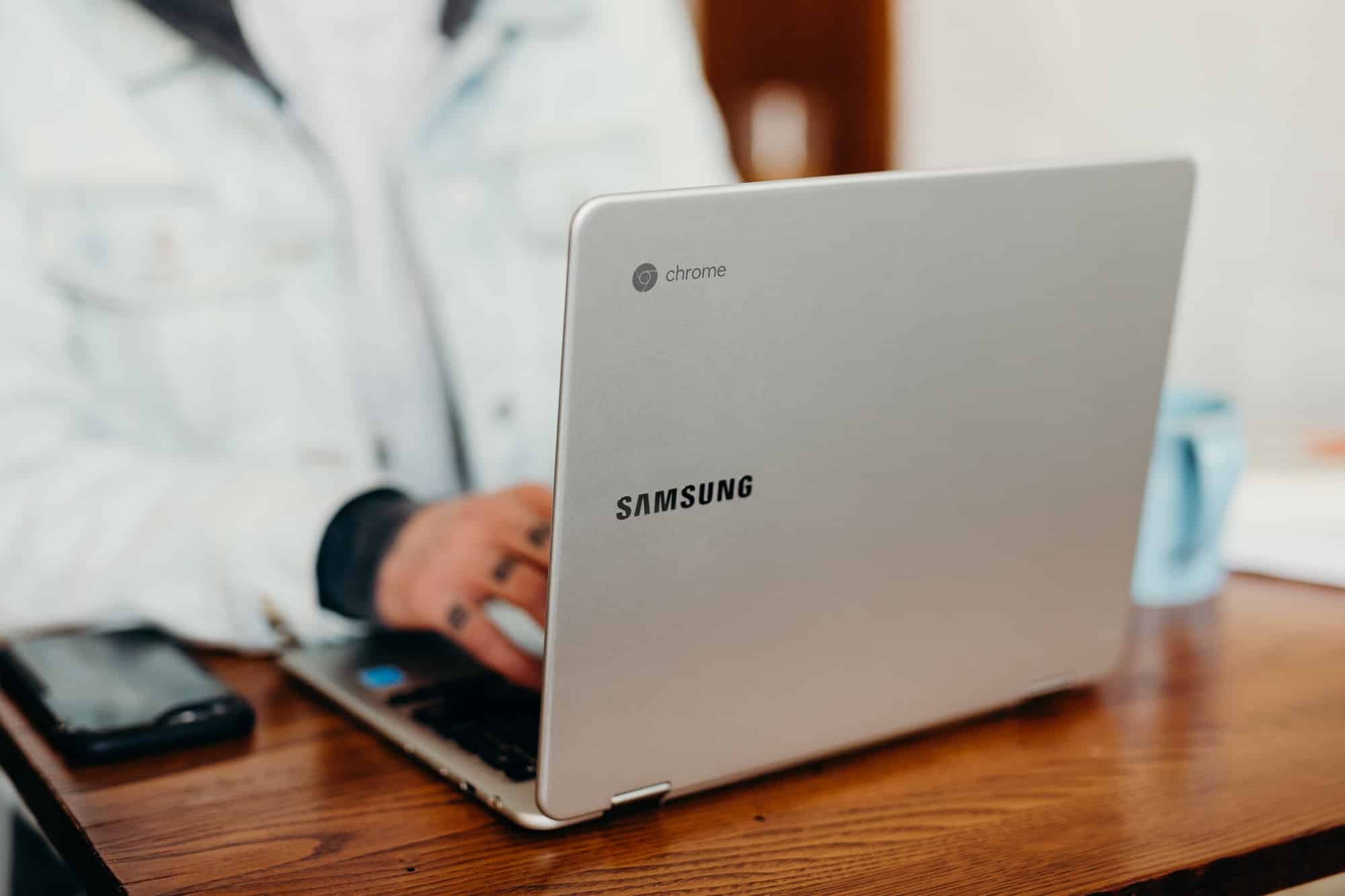 Setup, Run and Experience Chromium OS in Oracle VM VirtualBox before you buy Google's Chromebook
